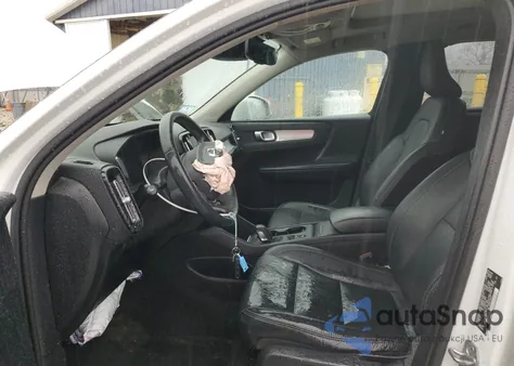 2019 Volvo Xc40 T5 Momentum из США, поврежденный, VIN YV4162UK9K2071843